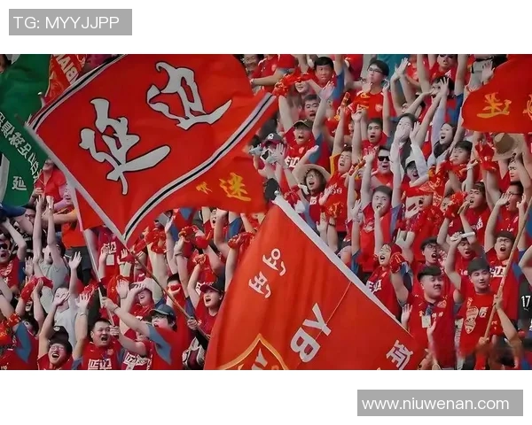 上海绿地迎战重庆球队全力争胜期待精彩对决与球迷共庆足球盛宴